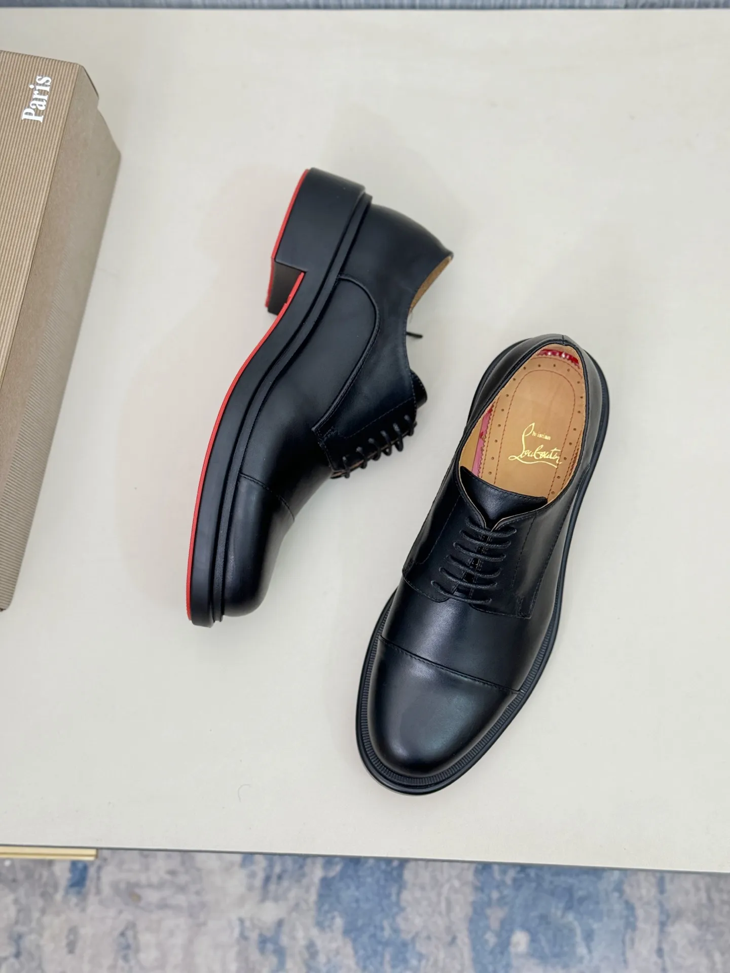 [CL～High-end men's red-soled shoes] Top P: 840💰. Size: 39-44 (38.45.46 can be customized) 🆑Top original order purchasing agent Imported open-edge bead fabric, the lining is made of water-dyed cowhide🉑️ Imported TPU rubber sole, wear-resistant and non-slip, full of European style.